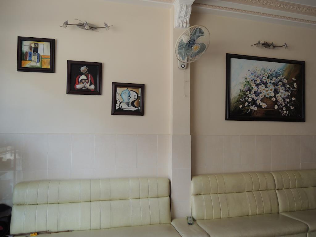 Phuong Tung Hotel Da Lat Exterior photo
