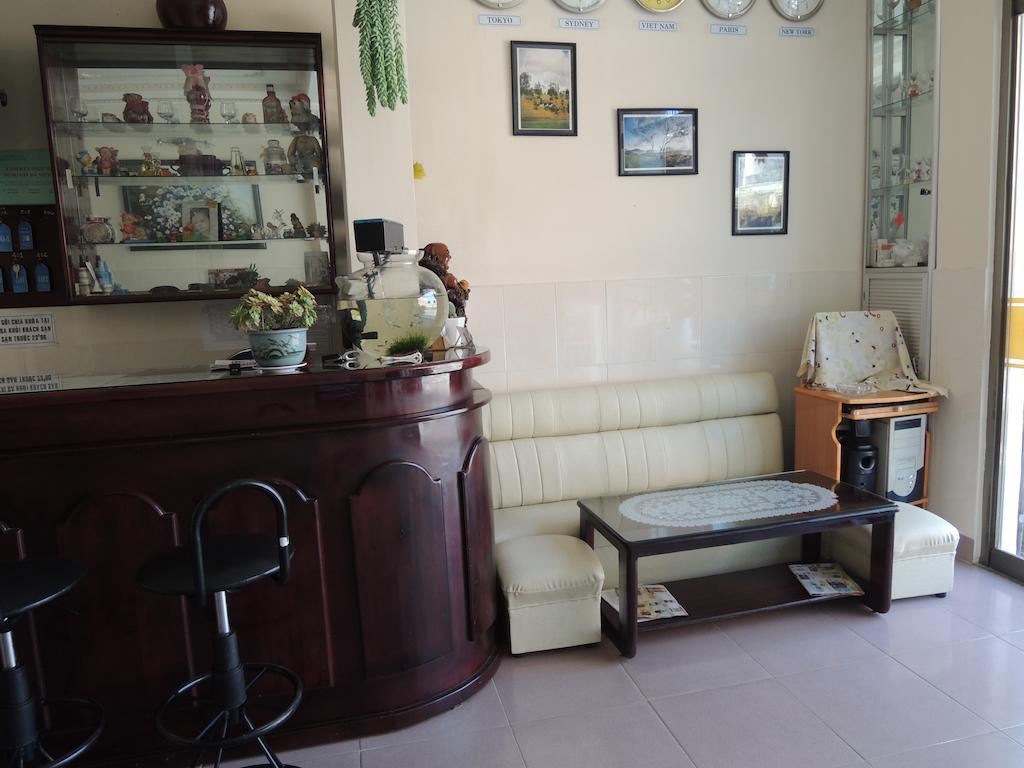 Phuong Tung Hotel Da Lat Exterior photo